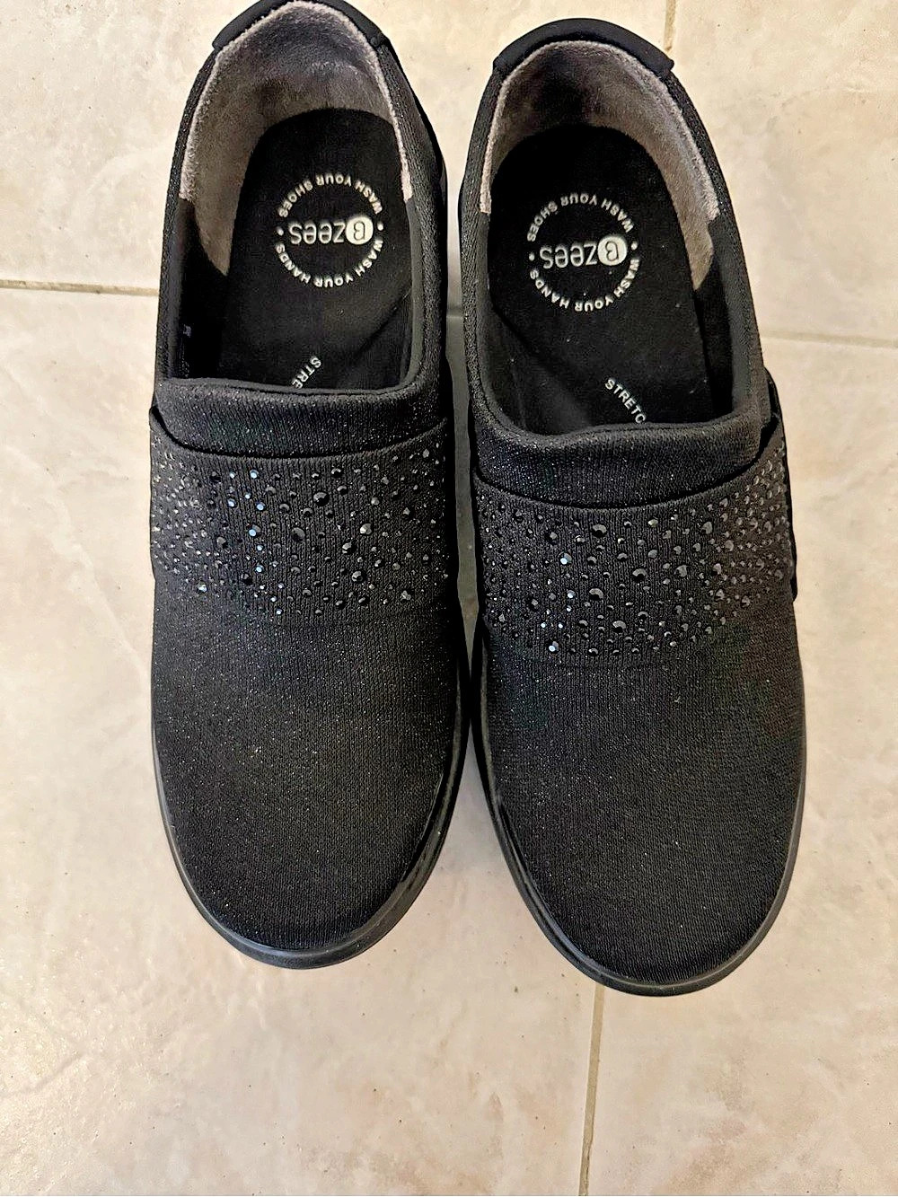 Bzees Slip-On Sneakers Black US 7.5